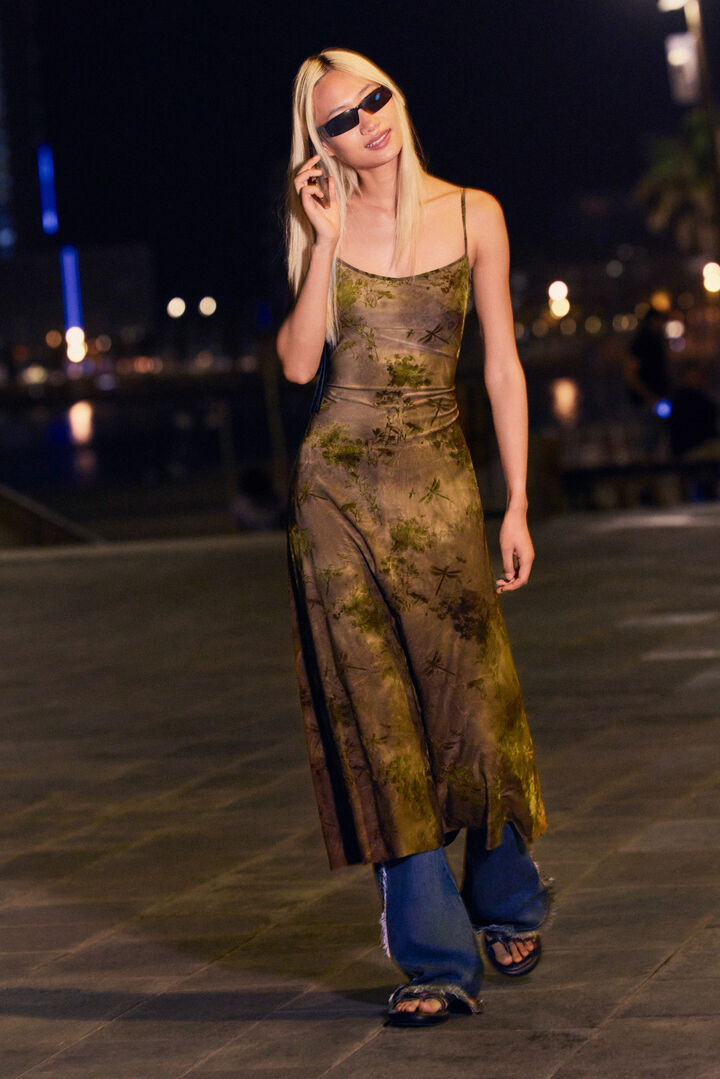 Vestido midi de al&ccedil;as