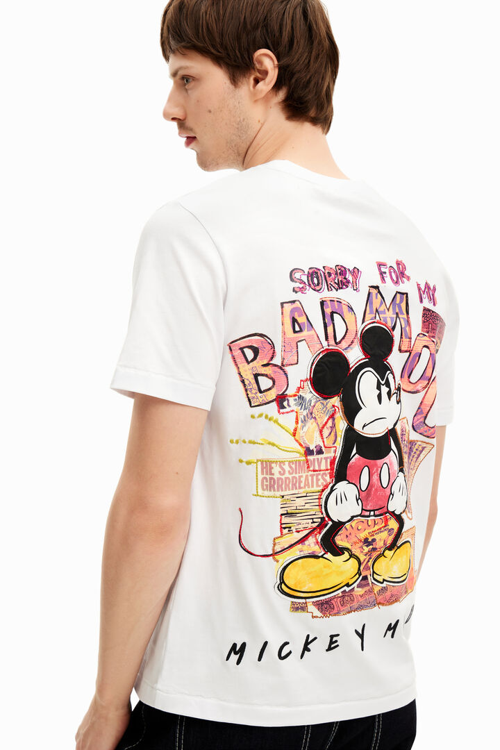 T-shirt à manches courtes avec Mickey Mouse et une phrase.