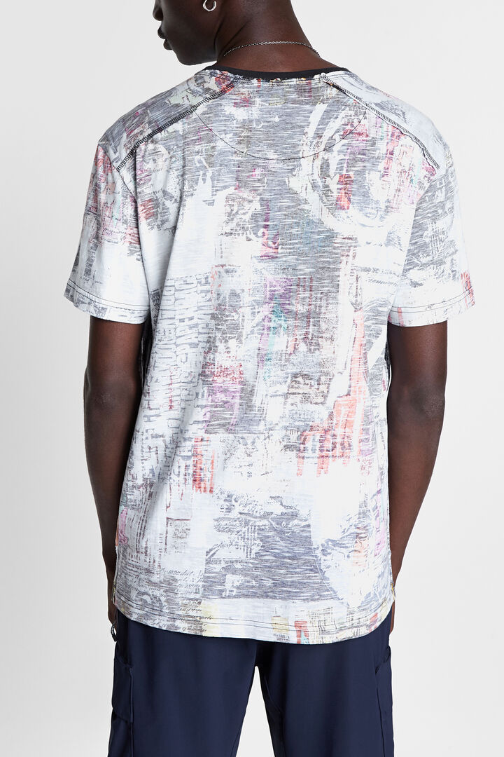Camiseta efecto prenda al revés | Desigual