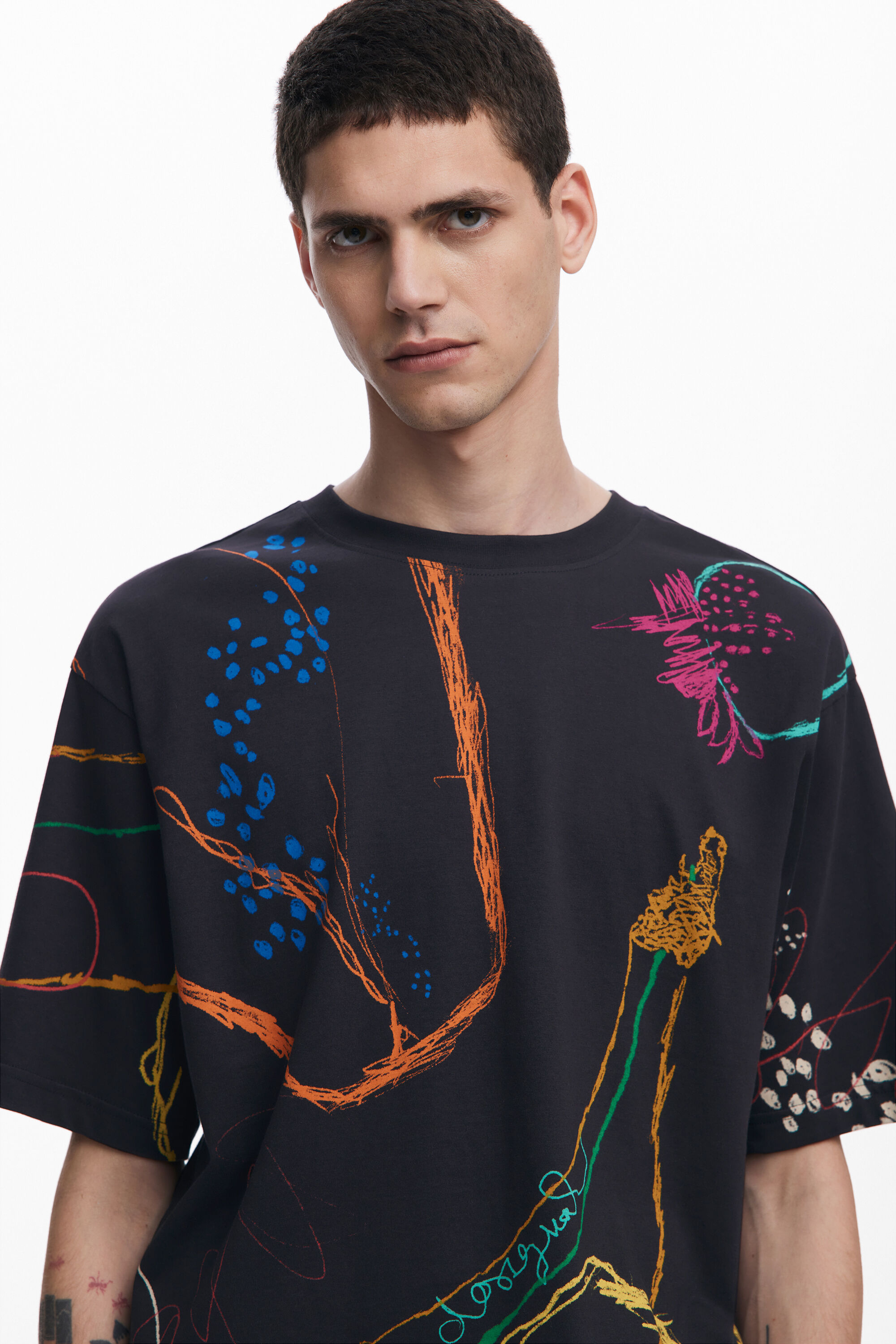 【SATIIIZ】Divan printed short-sleeved T-shirt SATIIIZ】Divan printed short-sleeved T-shirt (SATiiiZ/T
