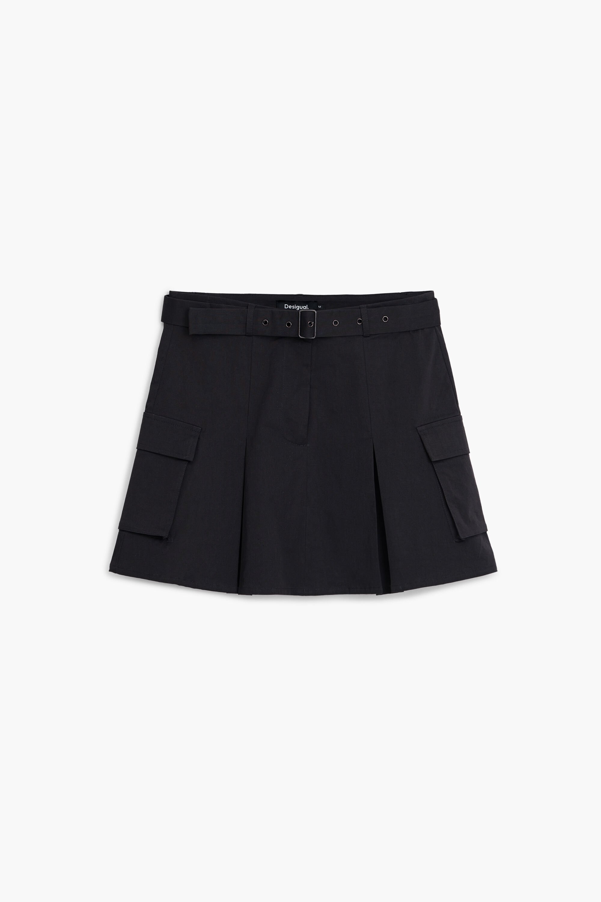Pleated skirt with belt