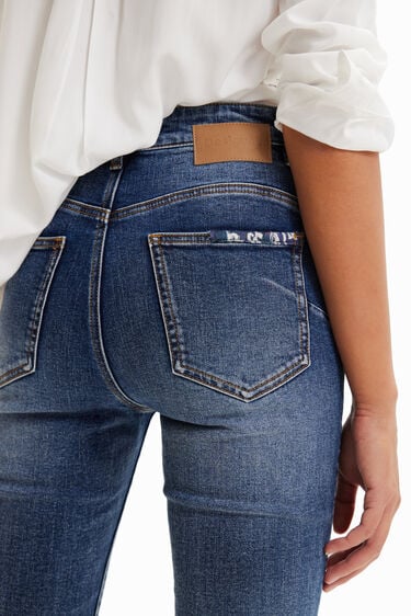 Slim fit push-up jeans met scheuren | Desigual