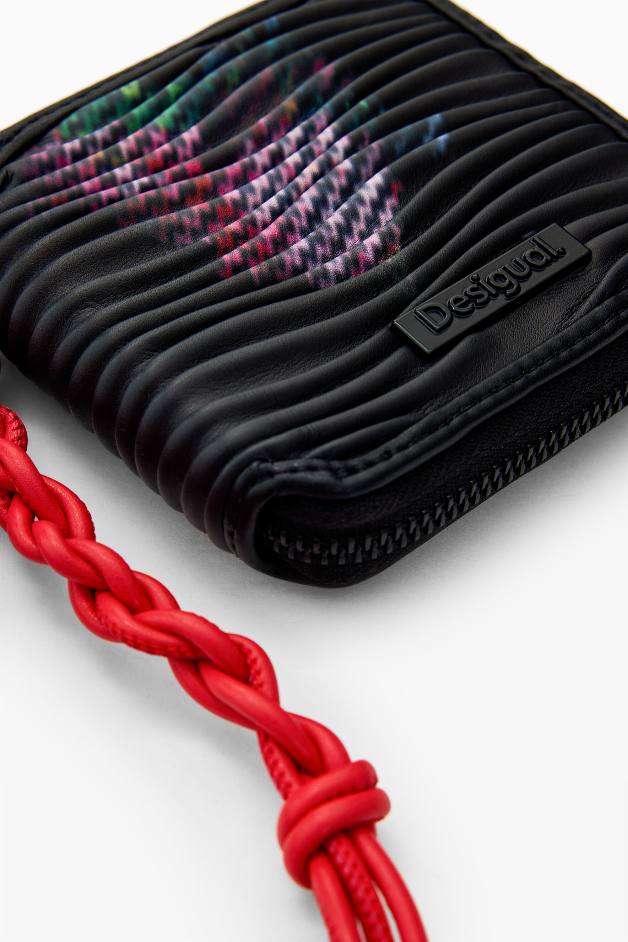 花柄テクスチャの中型財布 黒 レディースアクセサリーの I Desigual.com