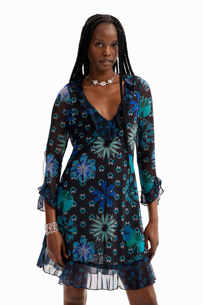 Vestido corto volantes