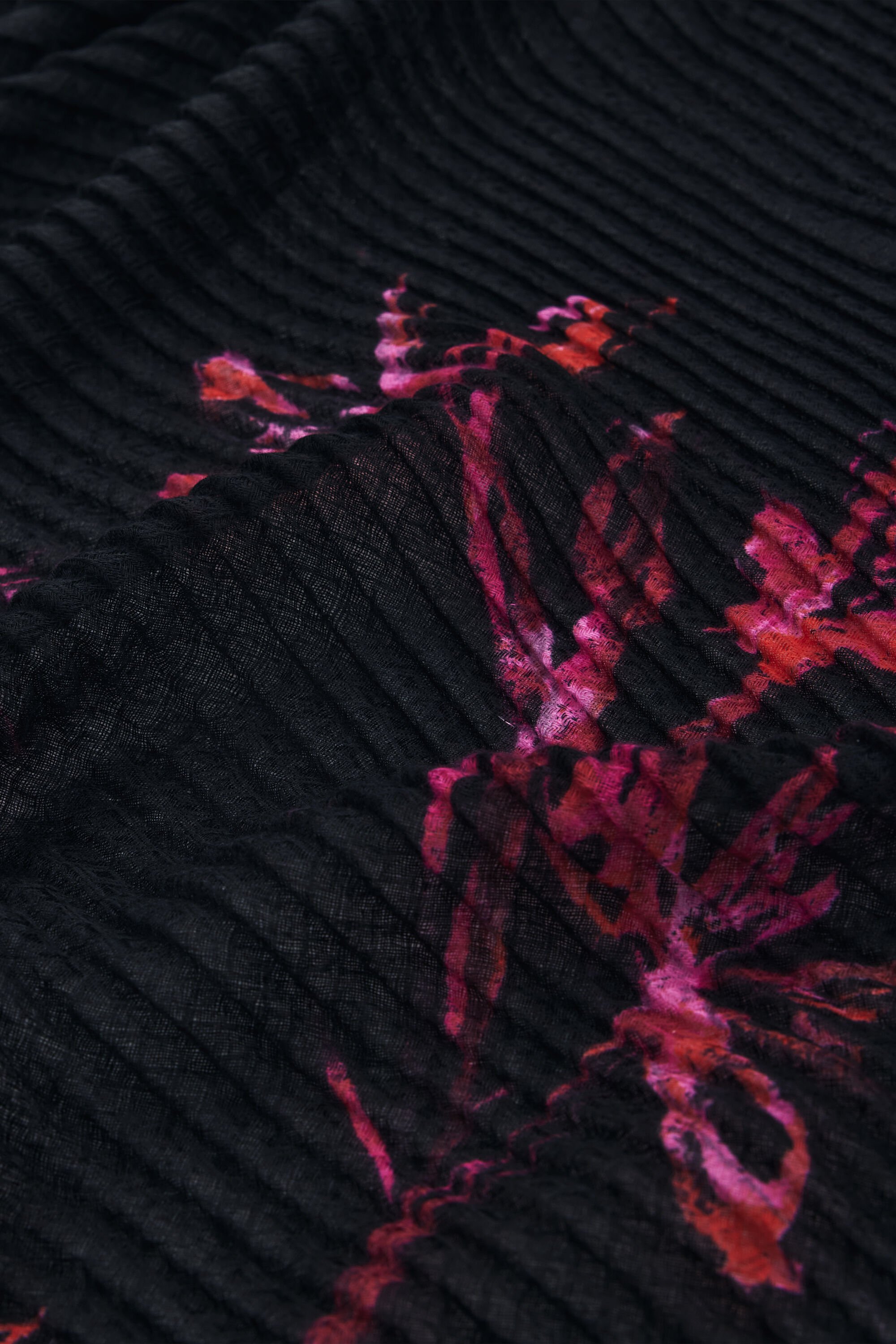Desigual Vibrant Colors Orchid Scarf In Black