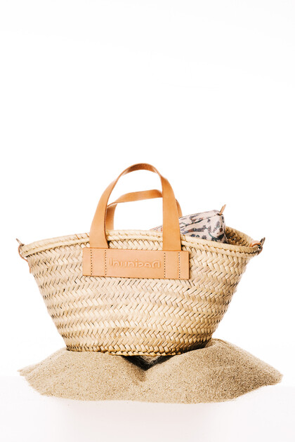 Medium basket with contrasting straps