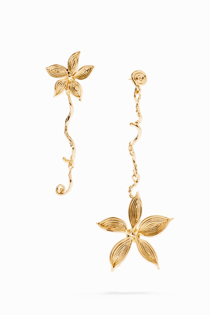Zalio gold-plated asymmetric long flower earrings