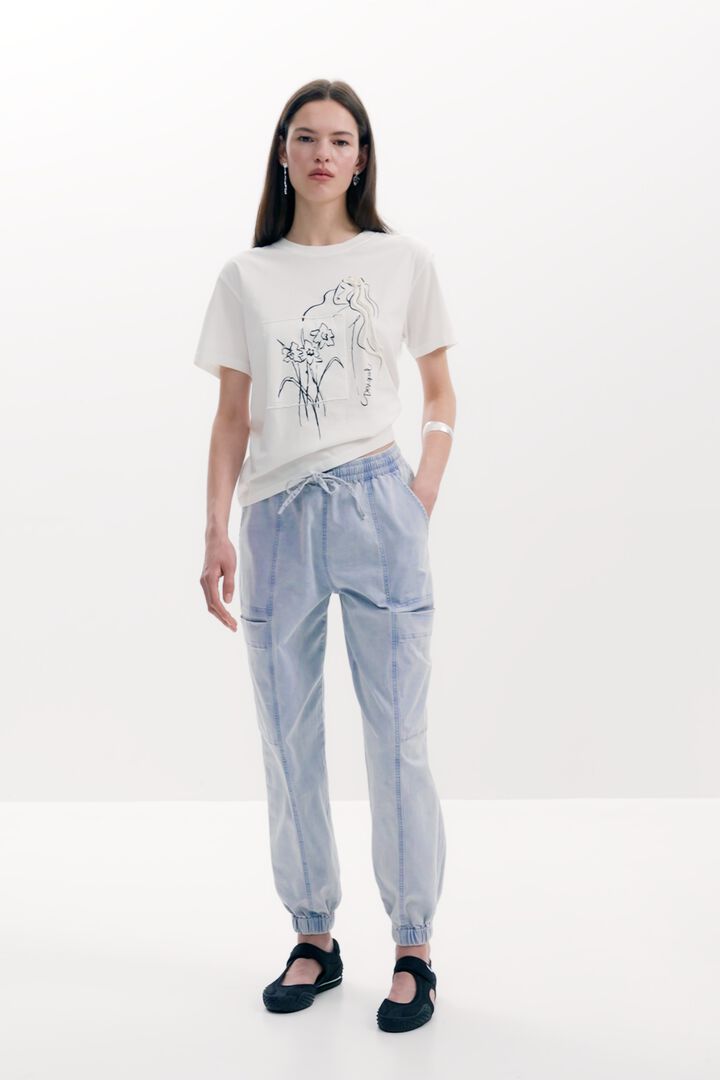 Floral T-shirt feminine silhouette | Desigual