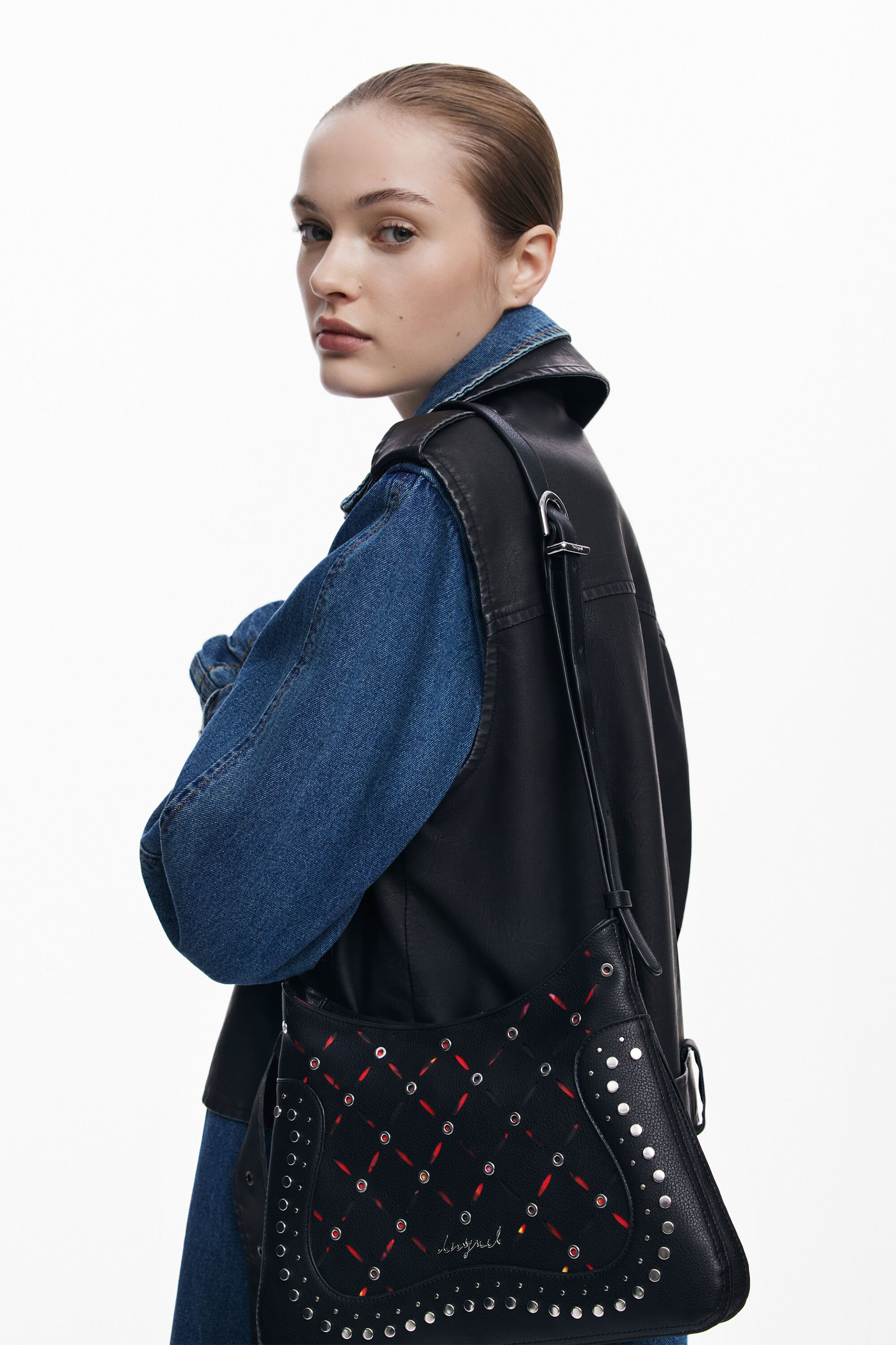 小さなパンチングレザー風バッグ 女性用 I Desigual.com