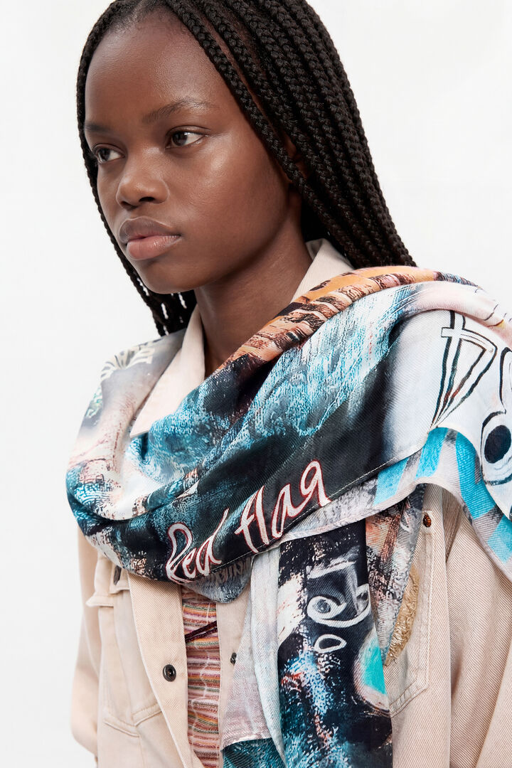 Rectangular patterned foulard