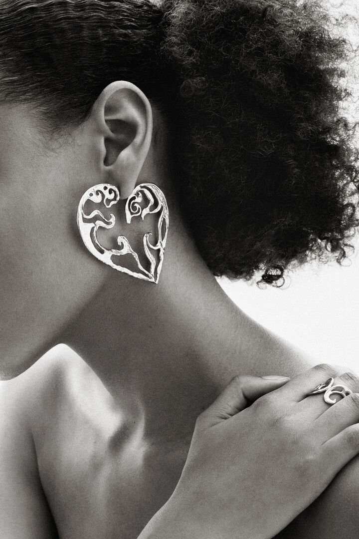 Zalio gold plated XL heart earrings | Desigual