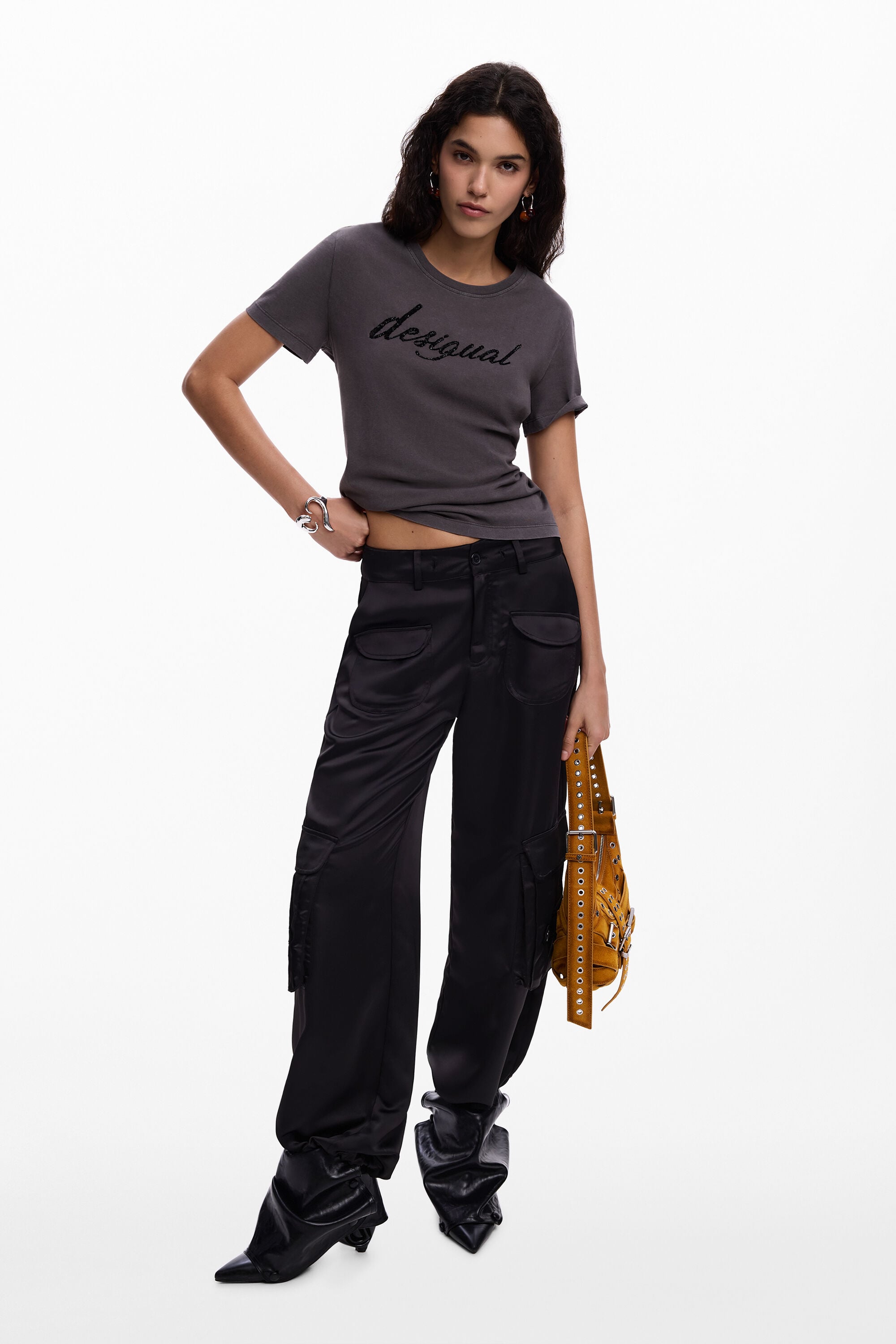 刺繍ロゴ入りTシャツ グレー 女性用 I Desigual.com