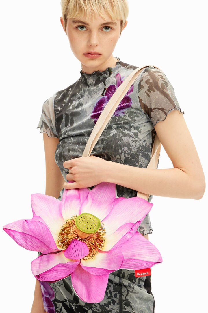 Tyler McGillivary water lily tote bag | Desigual