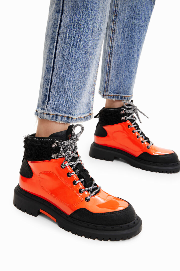 Bota trekking cordones | Desigual