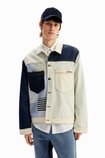 Dżinsowa kurtka koszulowa z patchworkowym nadrukiem