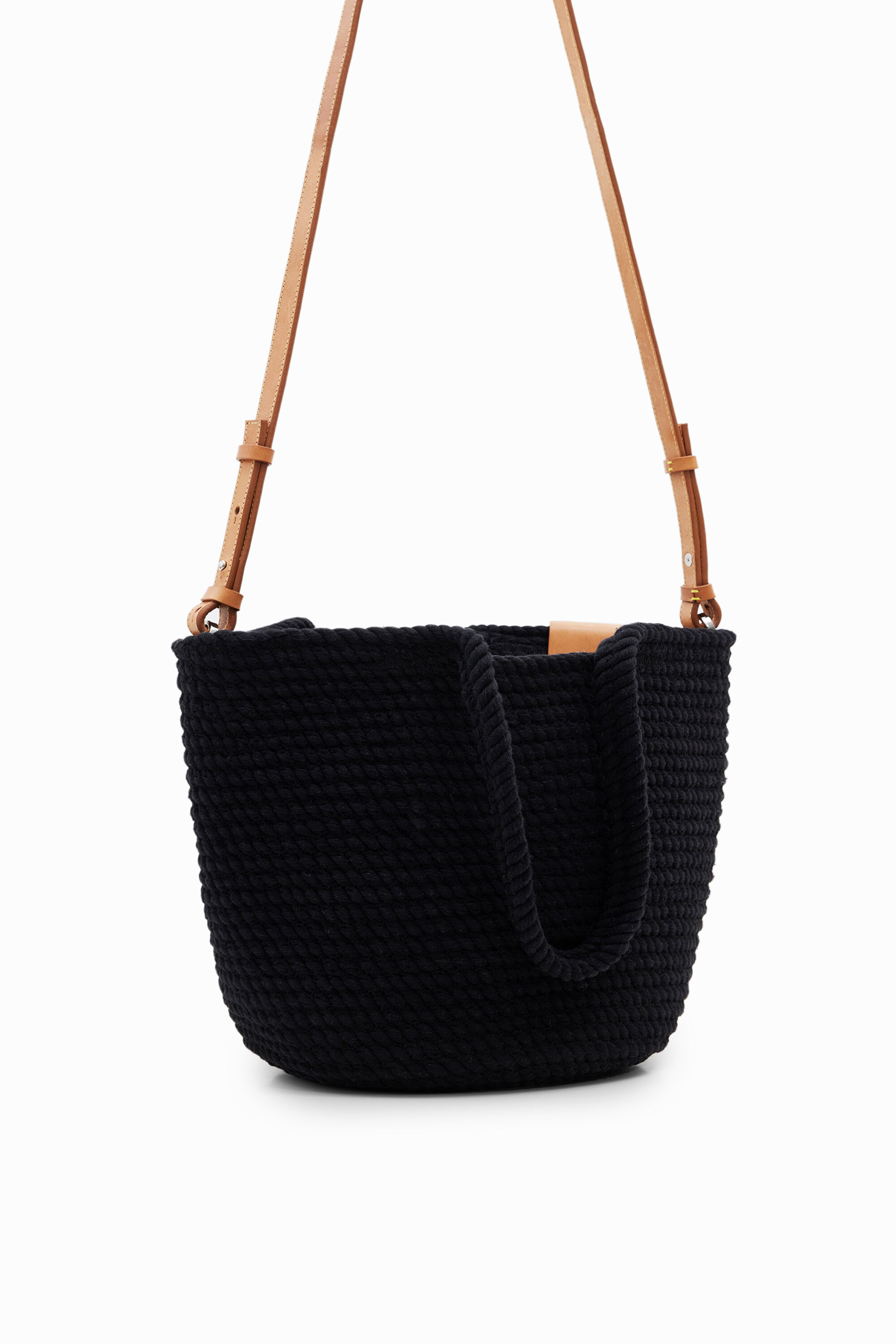 M woven leather basket