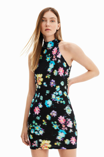 Vestido corto cuello halter