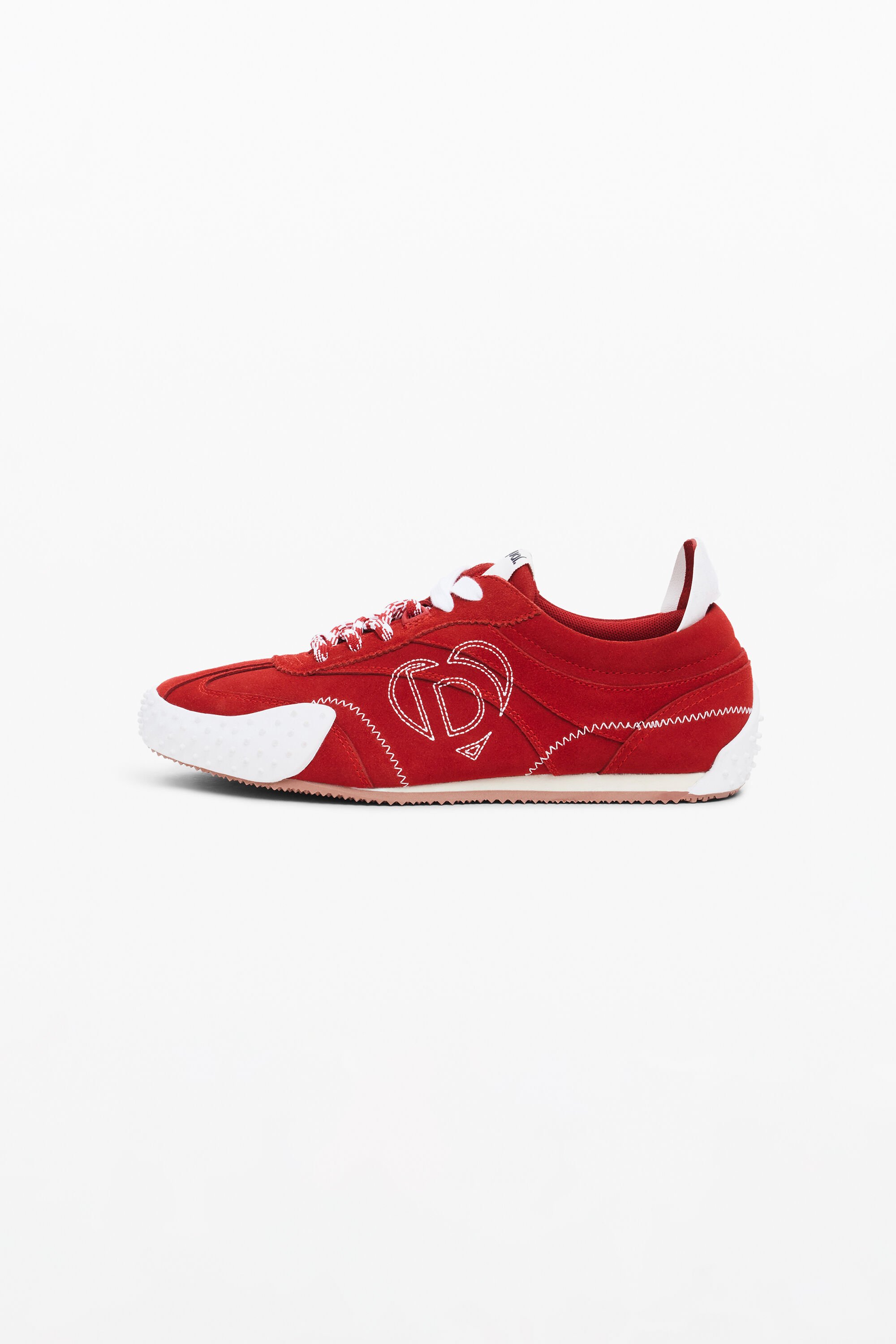 Retro sneaker tongue