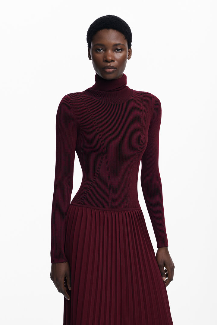 Pleated long dress | Desigual