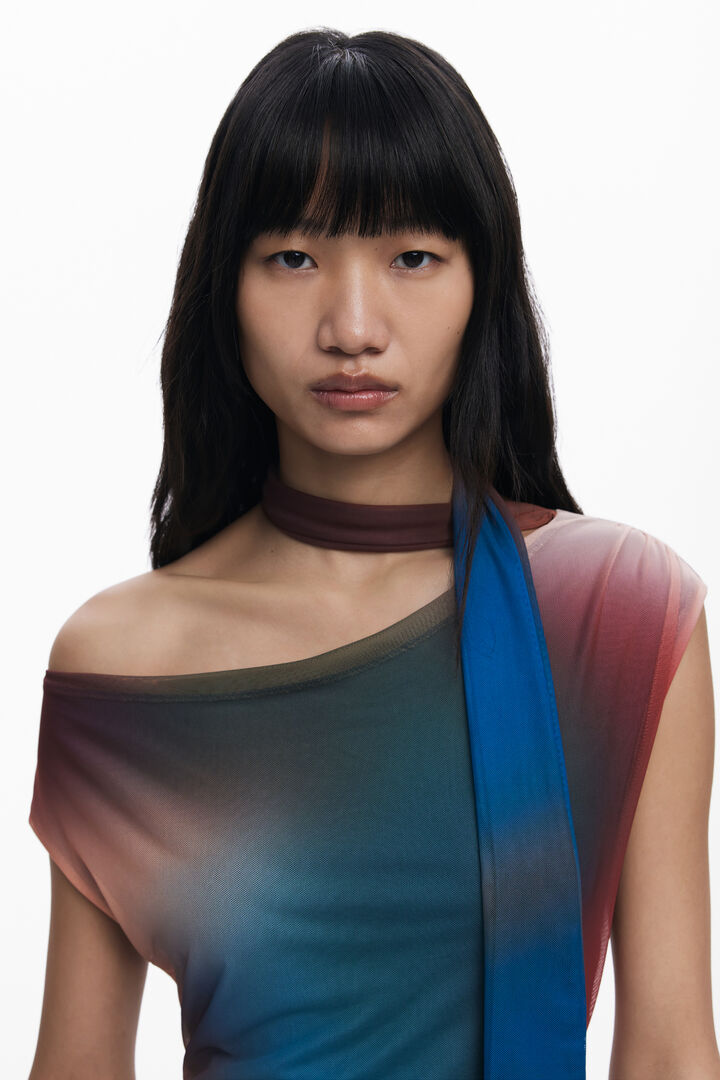 Robe drapée à encolure irrégulière | Desigual