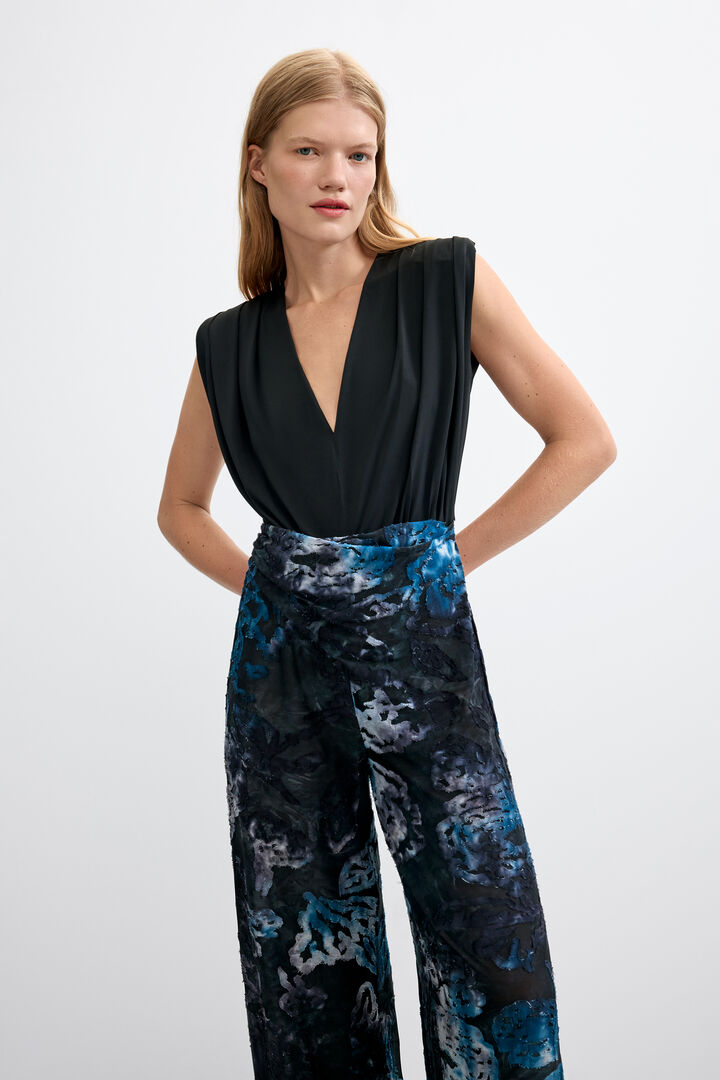 Cal&ccedil;a longa floral