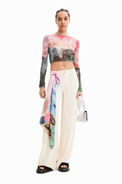 Short slim fantasy T-shirt