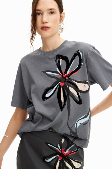 Camiseta desgastada con flor arty | Desigual