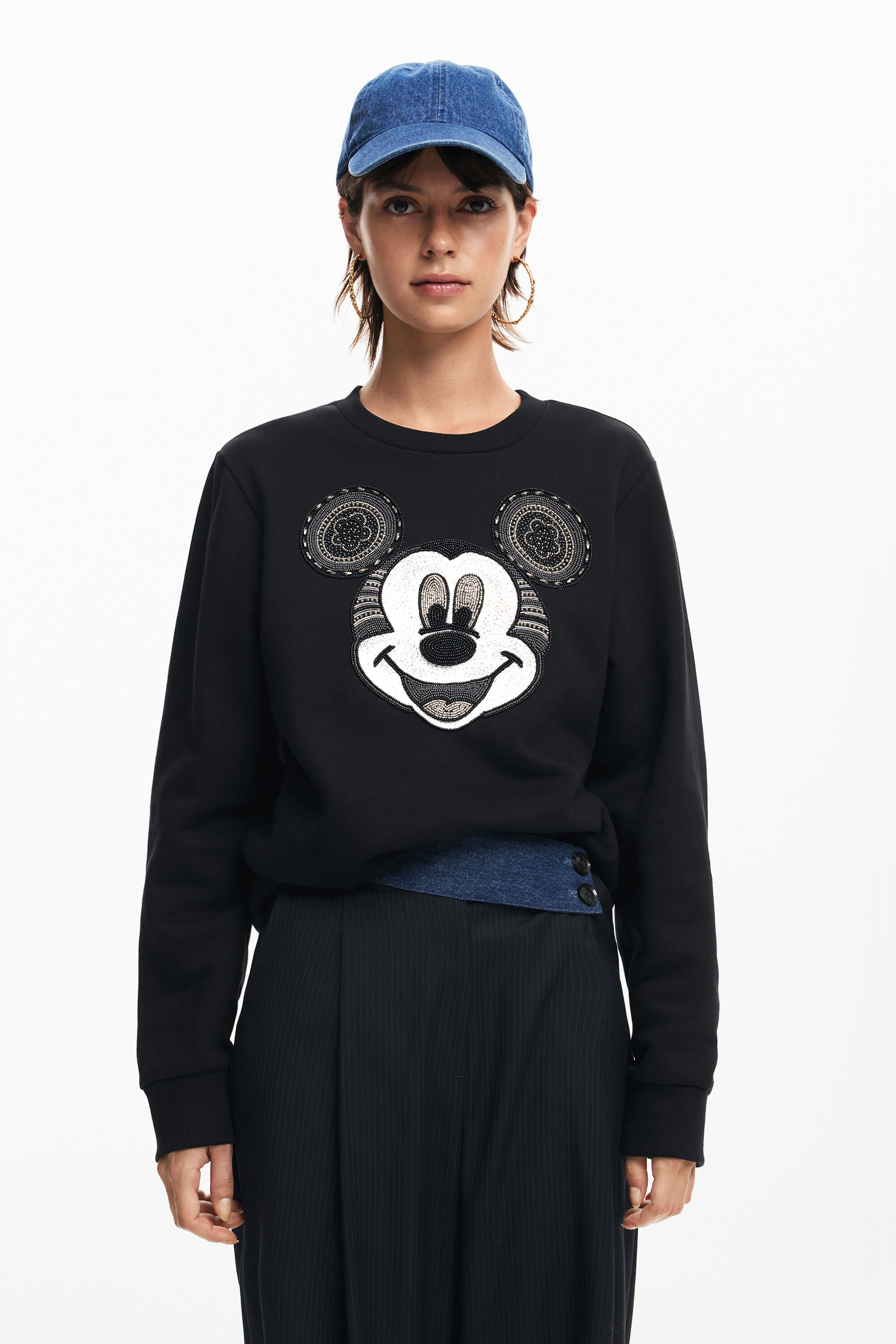 Mickey mouse black sweatshirt clearance