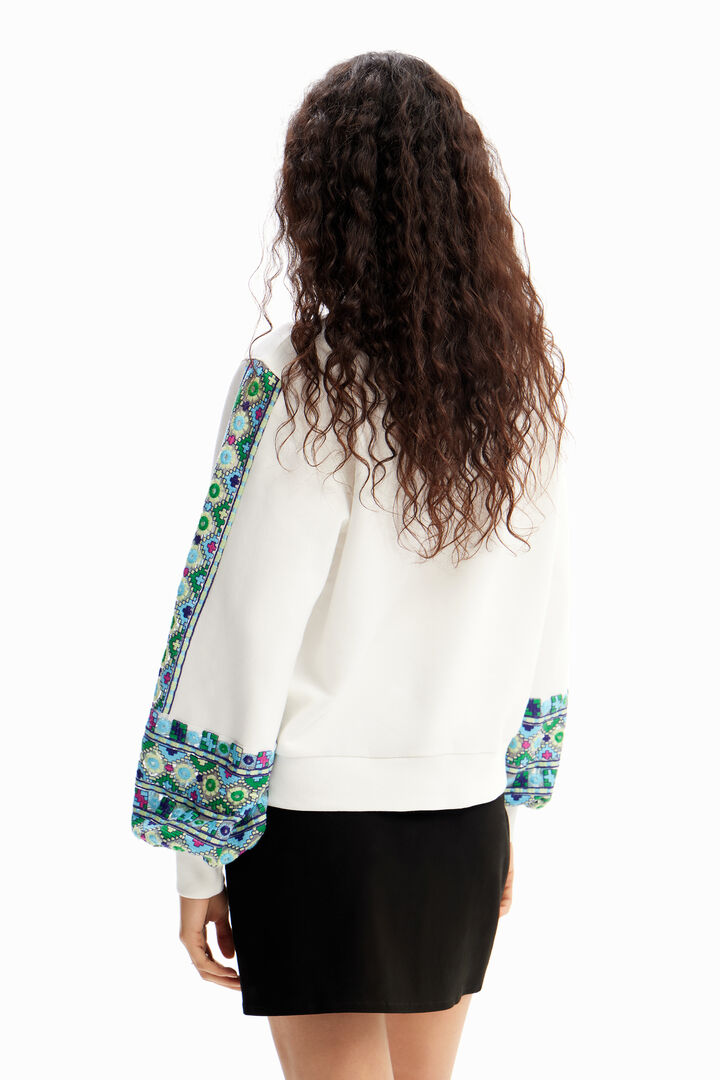 Sudadera abullonada bordados | Desigual