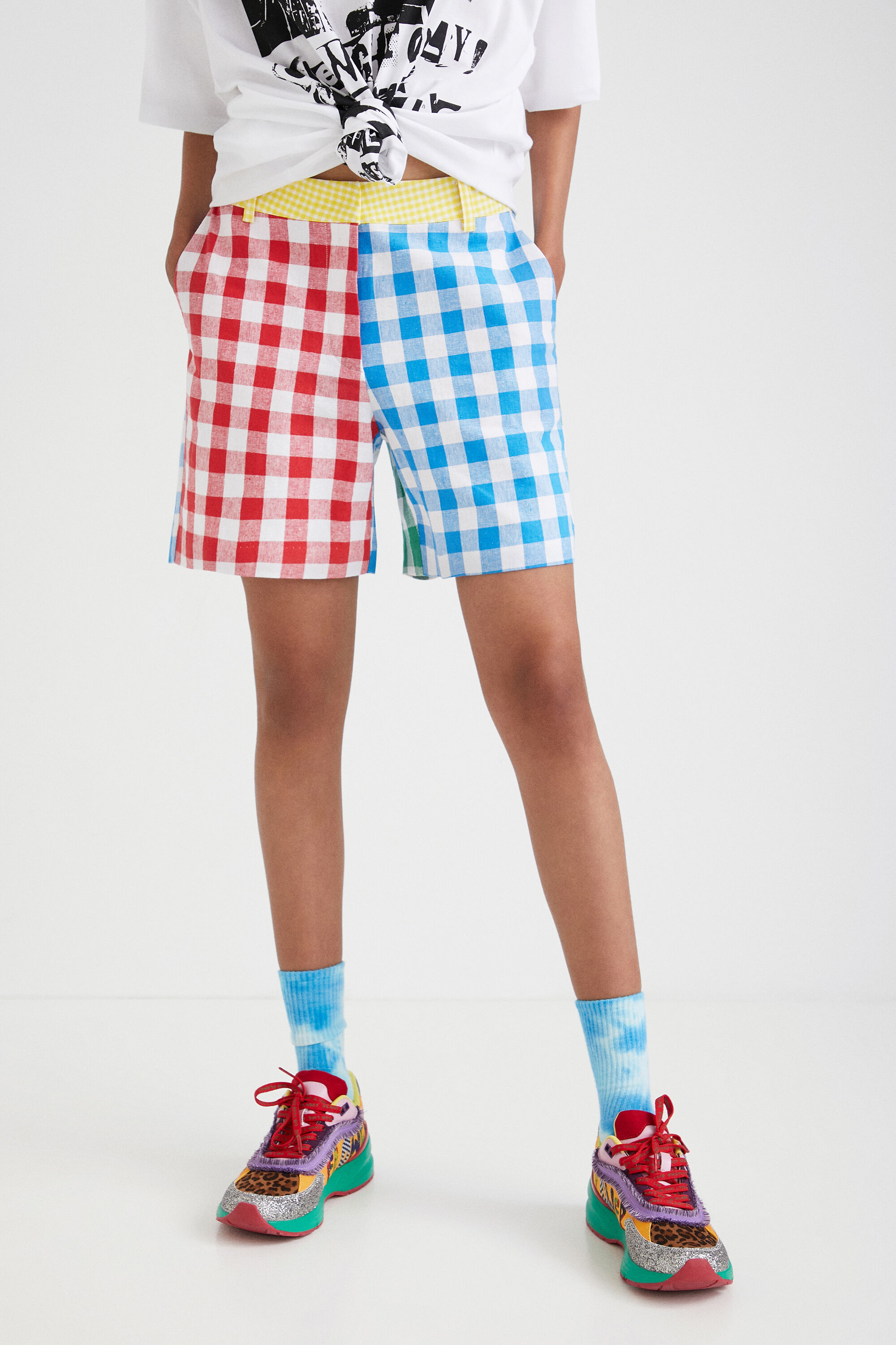 Pantaloni corti quadri Johnson Hartig | Desigual.com