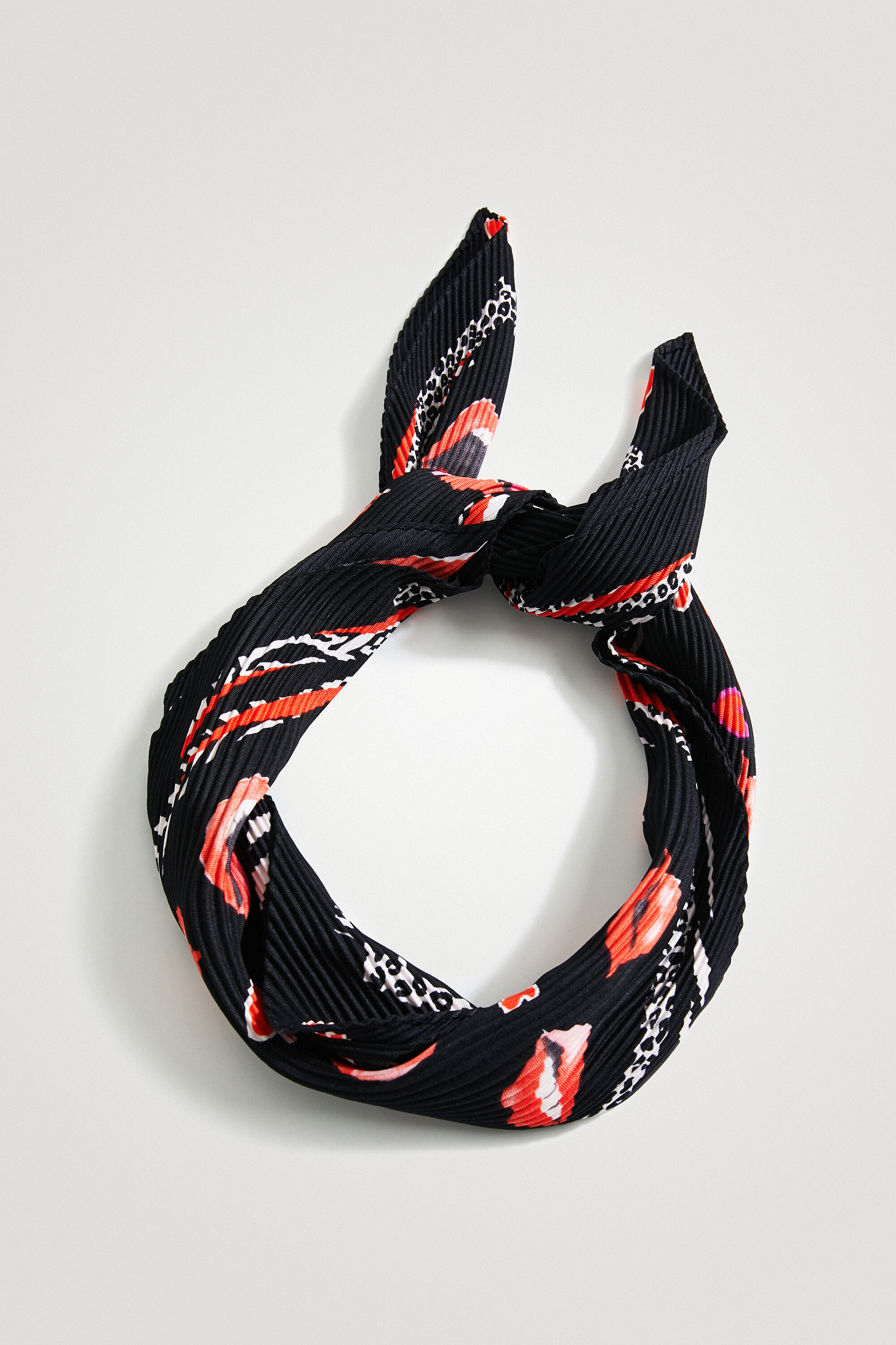Pañuelo carré plisado besos - BLACK - U