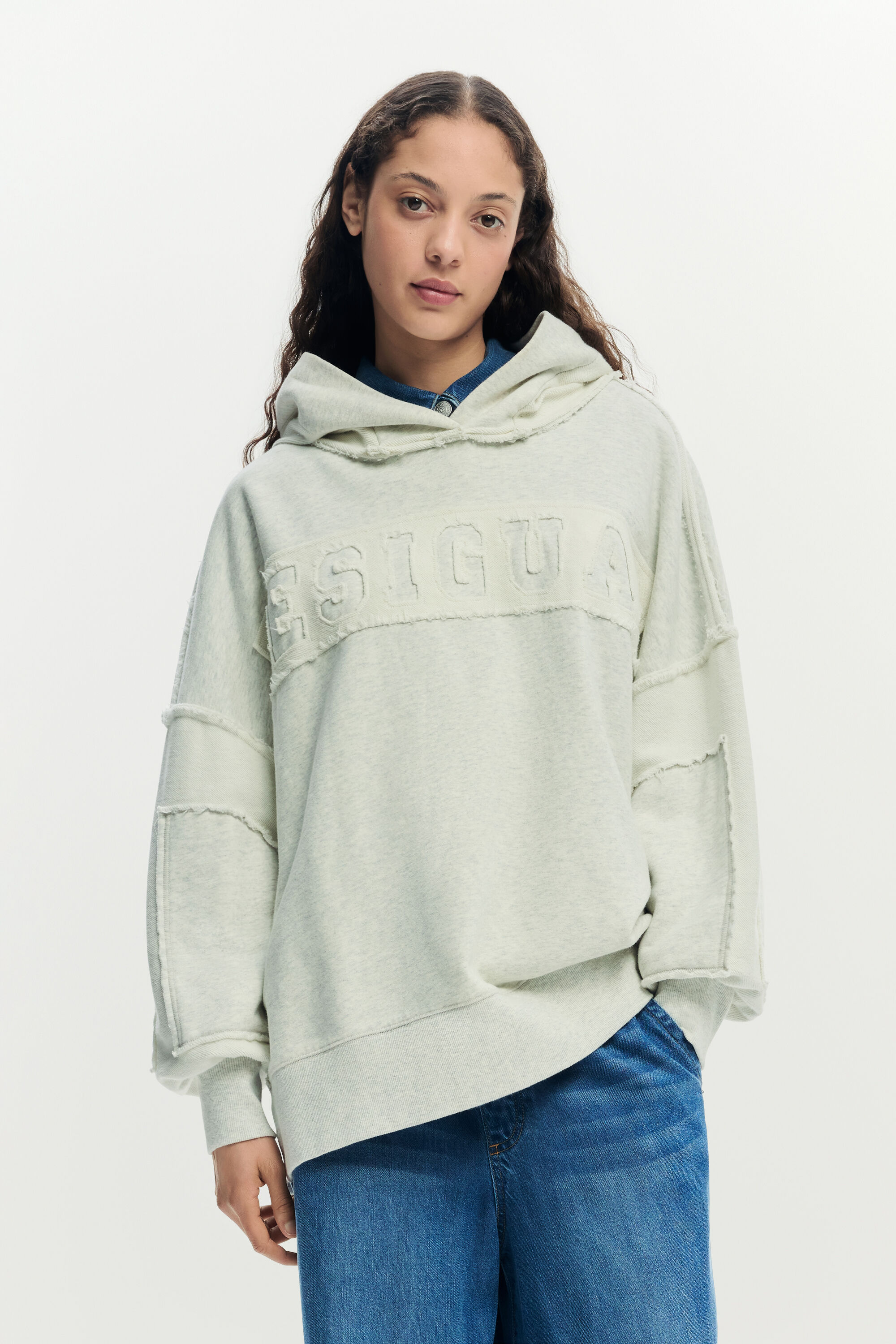 Oversize sweatshirt with hood