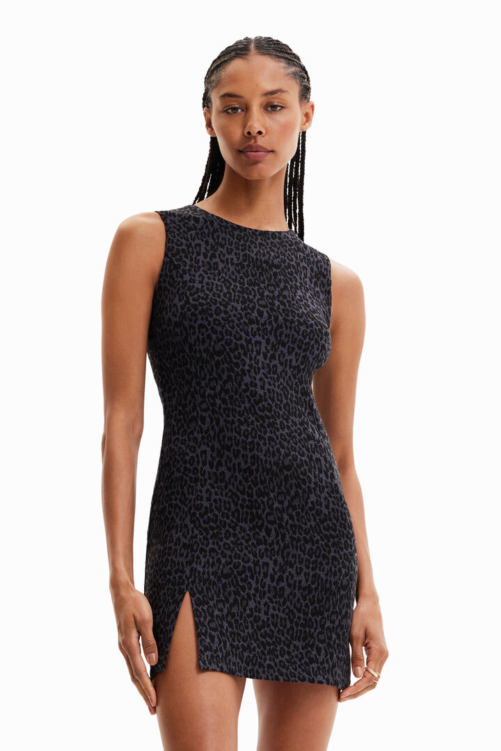Short slim dress with animal print | Desigual