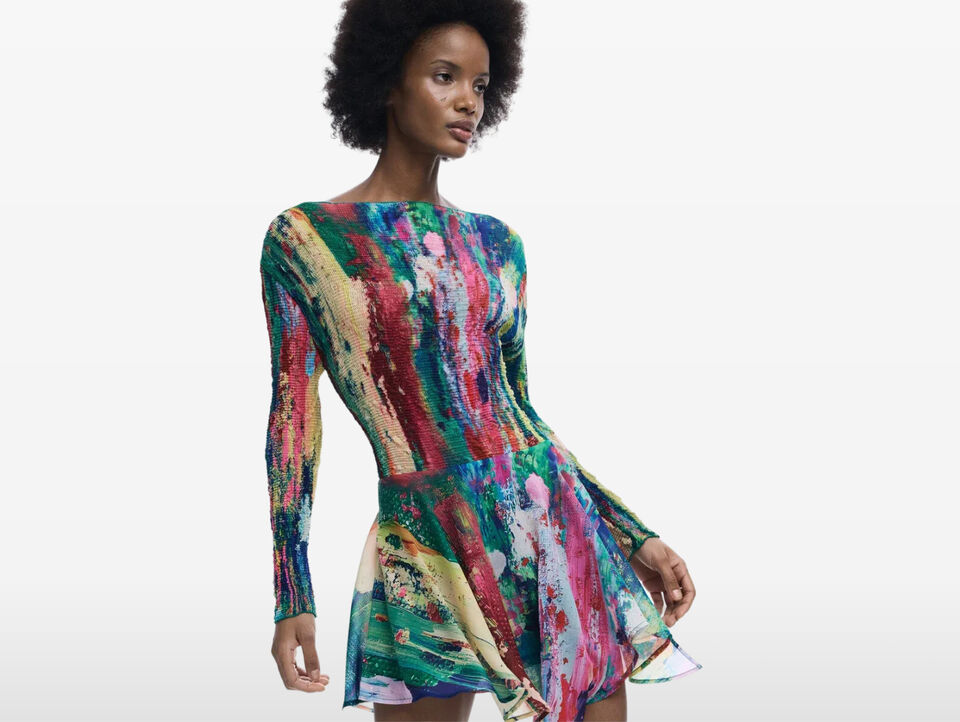 Vestido asim&eacute;trico fruncido