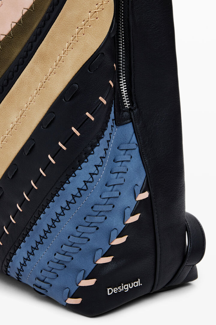 Mochila efecto piel puntadas mediana | Desigual