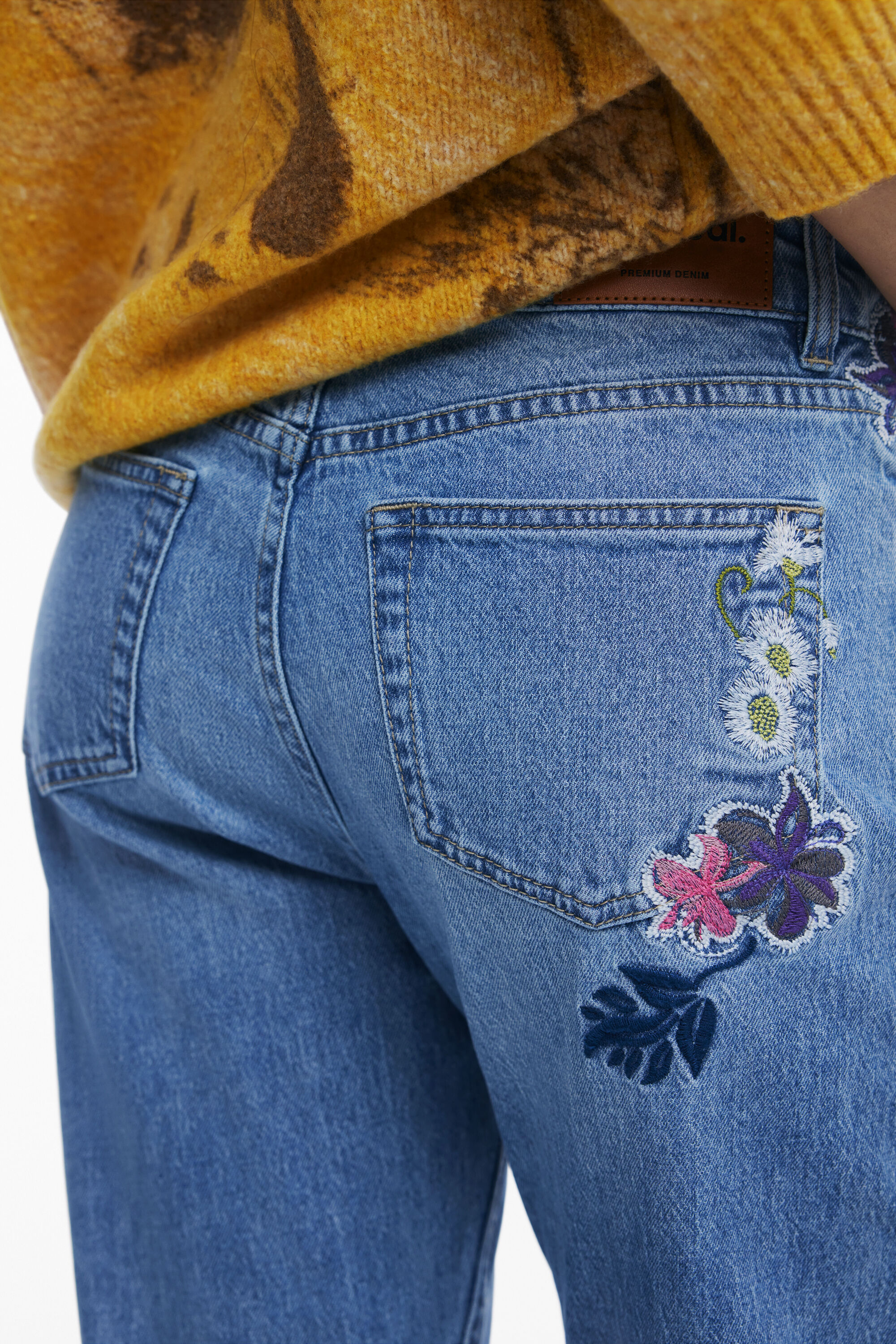 刺繍花柄のデニム 女性用 I Desigual.com