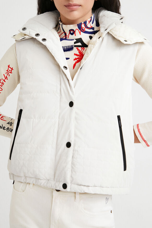 Quilted gilet with hood | Desigual