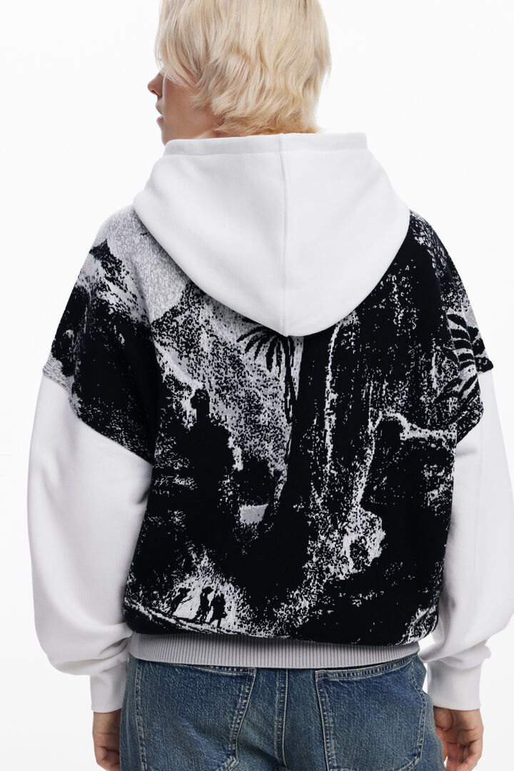 Sweatshirt designed by Mr. Christian Lacroix | Desigual