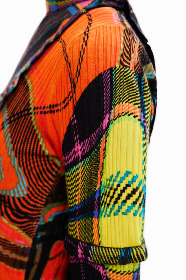 Geribde trui met ruiten ontworpen door María Escoté | Desigual