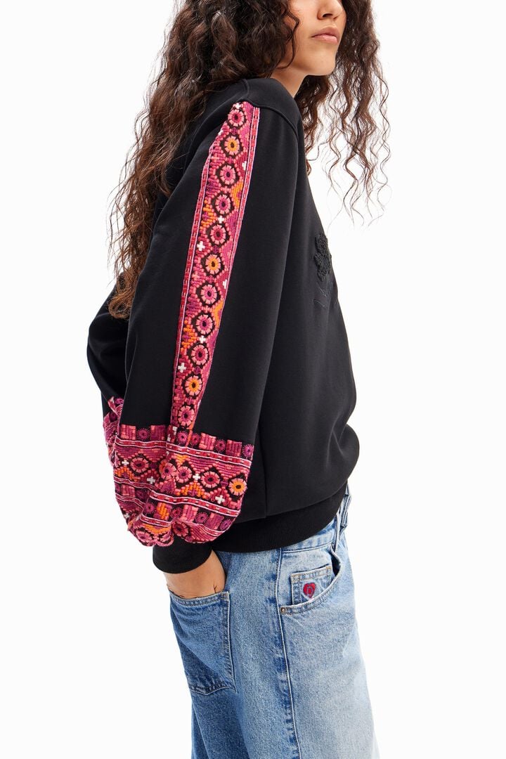 Sudadera abullonada bordados | Desigual