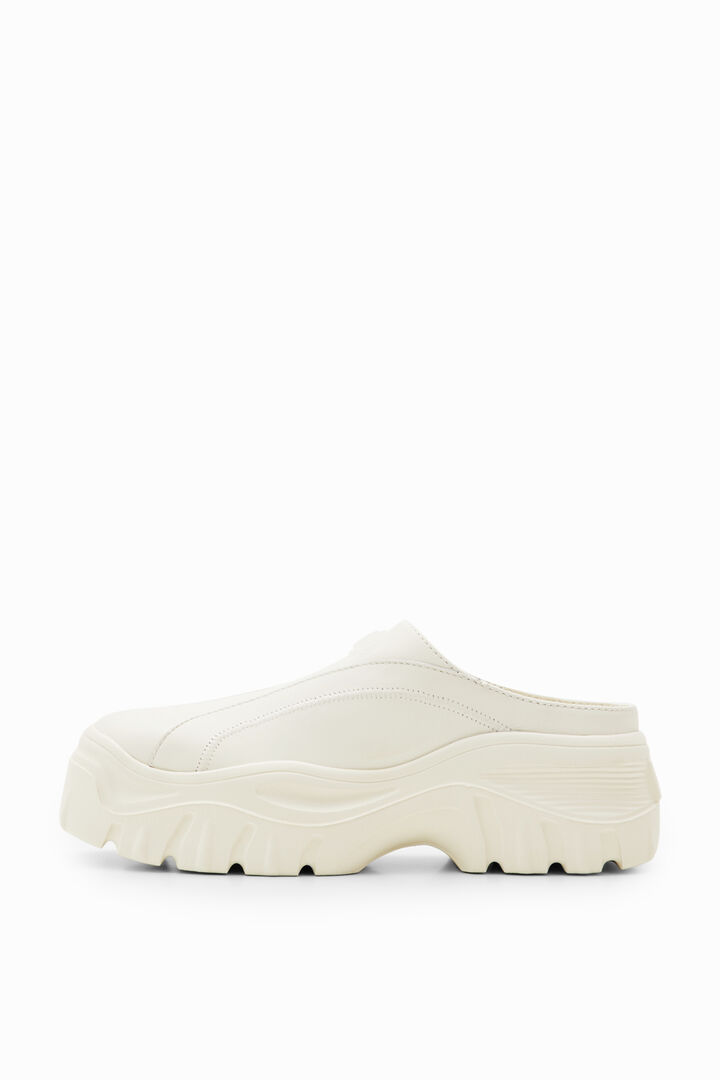 Chunky leather clogs