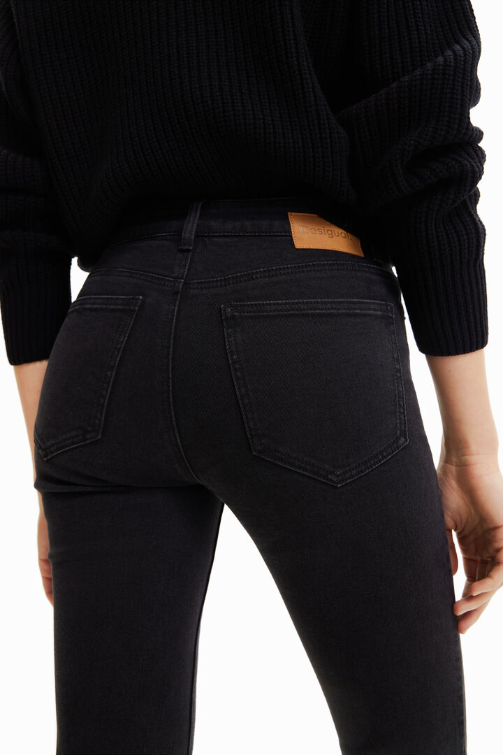 Floral embroidery flare cropped jeans | Desigual