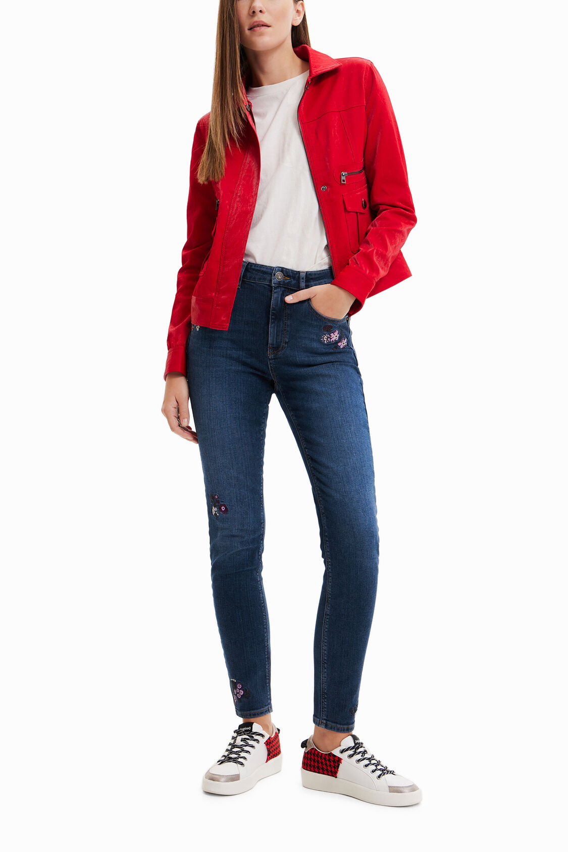 Vaqueros Skinny push-up flores bordadas 