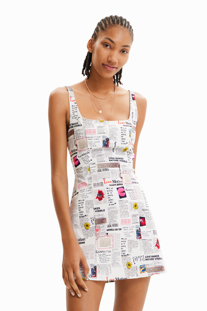 Korte jurk met schouderbandjes en kranten