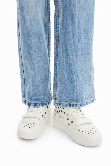 Sneakers altas agujeros | Desigual