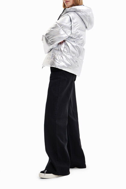 Detachable sleeve padded jacket