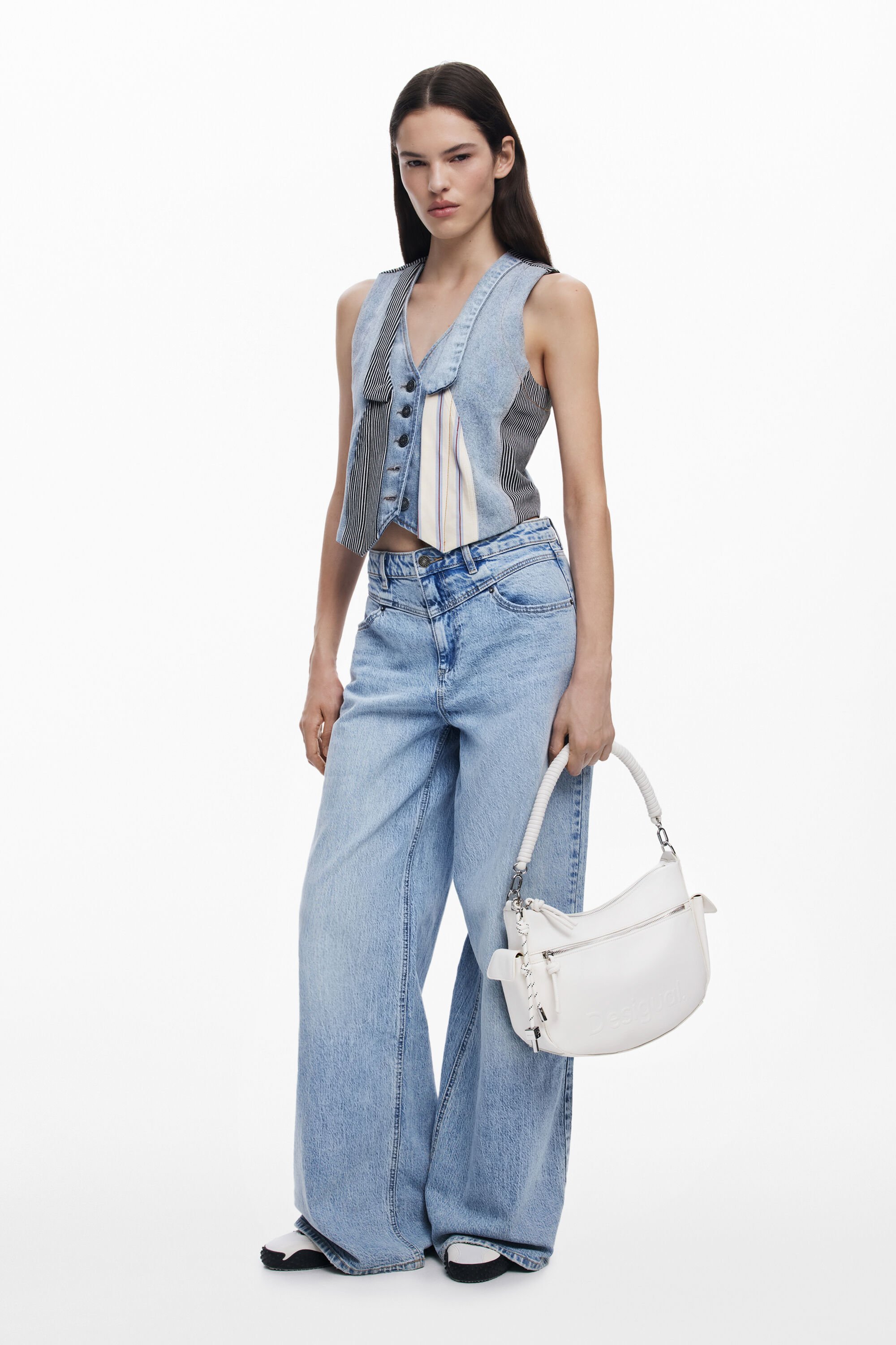 Desigual ロゴバッグ In White