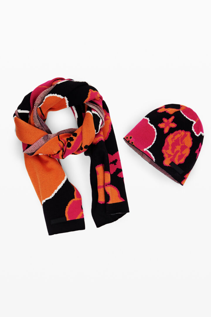 Large and small flower fabric | Desigual