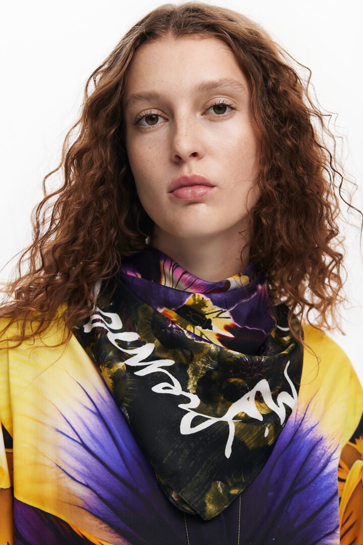Foulard flores M. Christian Lacroix | Desigual