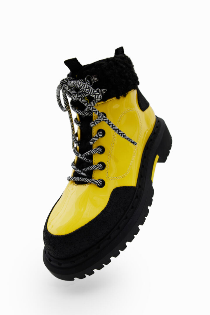 Bota trekking cordones | Desigual